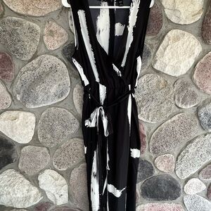 SHEIN Black and White Abstract Jumpsuit